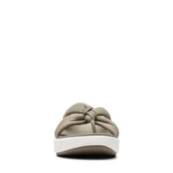 Clarks Drift Ave Olive Interest 11 Clarks Drift Ave Olive Interest -Clarks 26169910 W 3