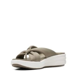 Clarks Drift Ave Olive Interest 12 Clarks Drift Ave Olive Interest -Clarks 26169910 W 4