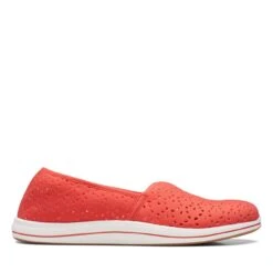 Clarks Breeze Emily Grenadine